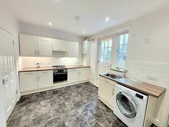 3 Bedroom Cottage To Rent In Dekker Road, Dulwich, London, SE21