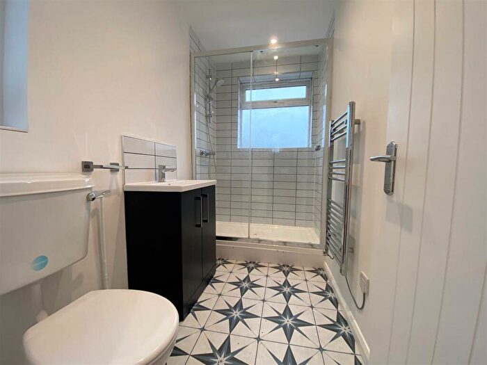 1 Bedroom Apartment To Rent In St Albans Road, AL10