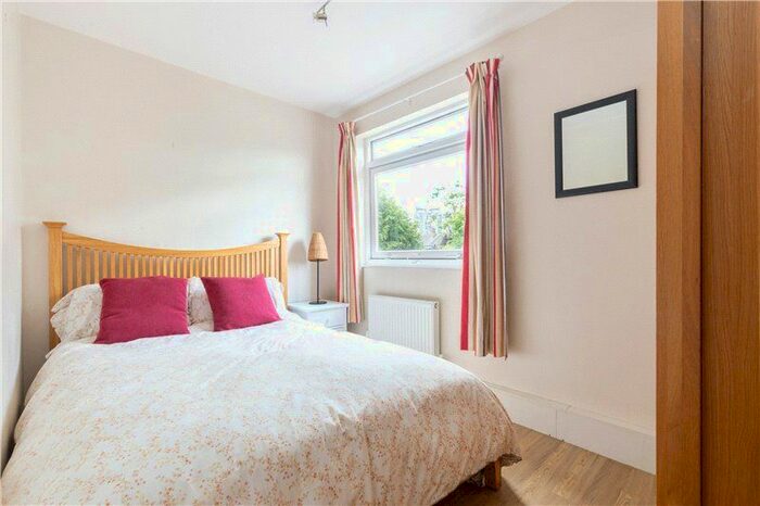 3 Bedroom Flat For Sale In Dighton Court, John Ruskin Street, London, SE5