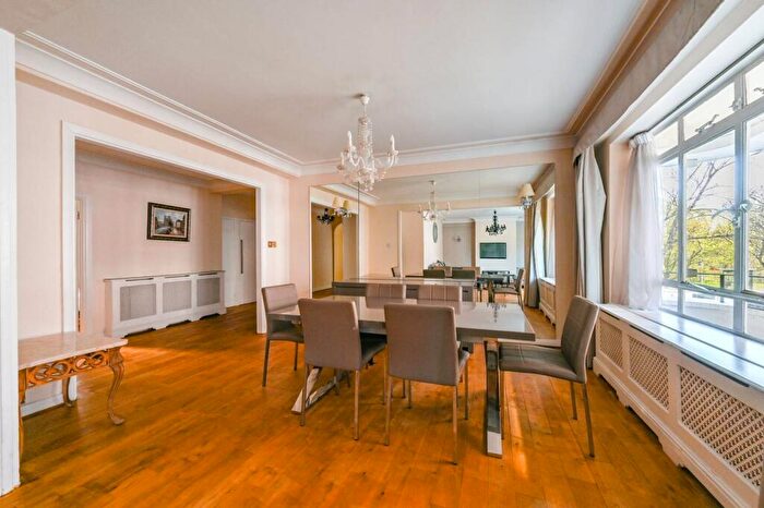 3 Bedroom Flat For Sale In Prince Albert Road, St John's Wood, London, NW8