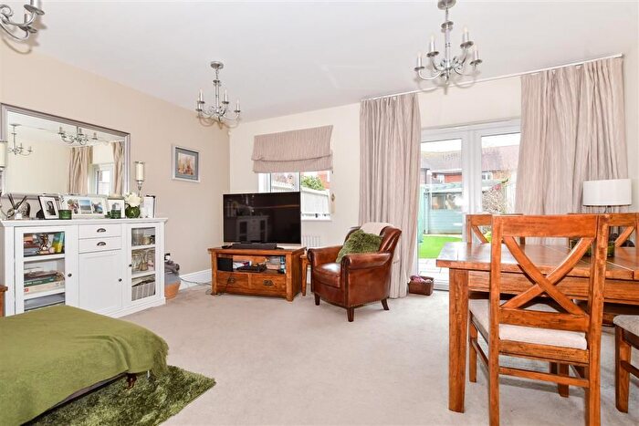 3 Bedroom Town House For Sale In Baker Lane, Tonbridge, Kent, TN11