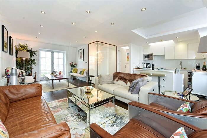2 Bedroom Flat For Sale In Upper Berkeley Street, London, W1H
