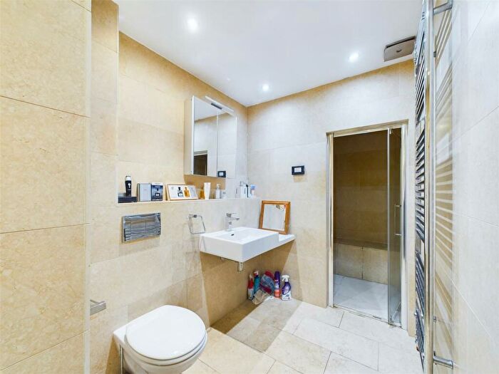 4 Bedroom Detached House For Sale In Monarch Drive, Kingsmead, Cheshire, CW9