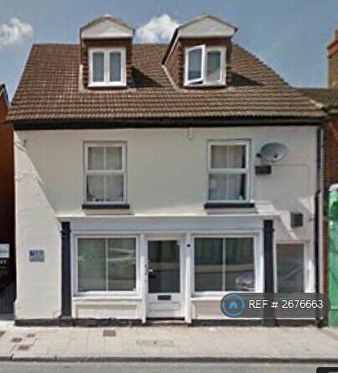 2 Bedroom Flat To Rent In Normandy Street, Alton, GU34