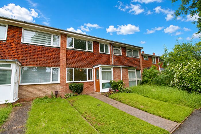 3 Bedroom Terraced House For Sale In Brookside Walk, Tadley, RG26