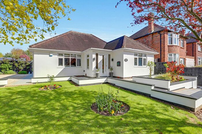 3 Bedroom Detached Bungalow For Sale In Rydale Road, Nottingham, NG5