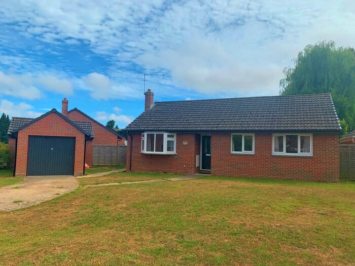 3 Bedroom Detached Bungalow To Rent In Lark Rise, Newport, PO30