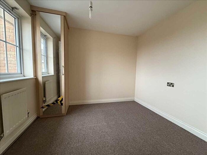 3 Bedroom End Of Terrace House For Sale In Leeds Close, Corby, NN18