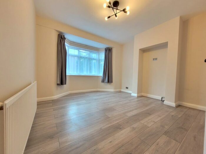 1 Bedroom Flat To Rent In Gloucester Close, London, NW10