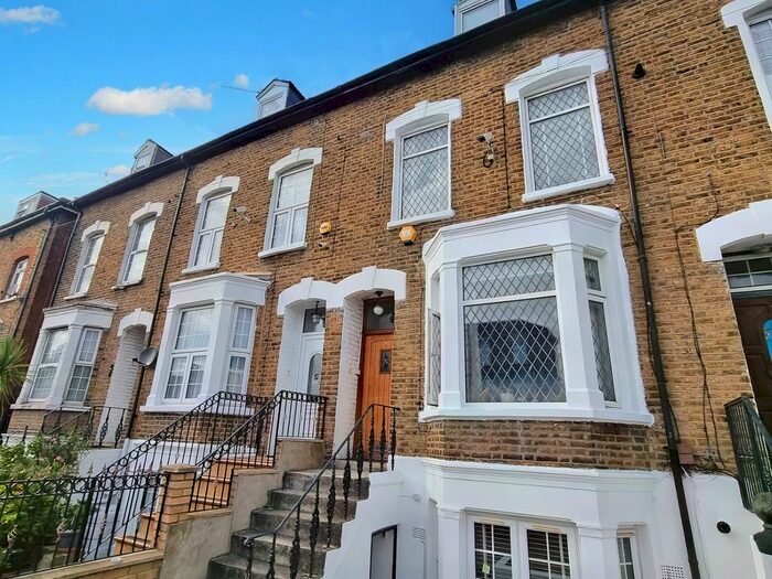 2 Bedroom Flat To Rent In Church Road, Leyton, E10