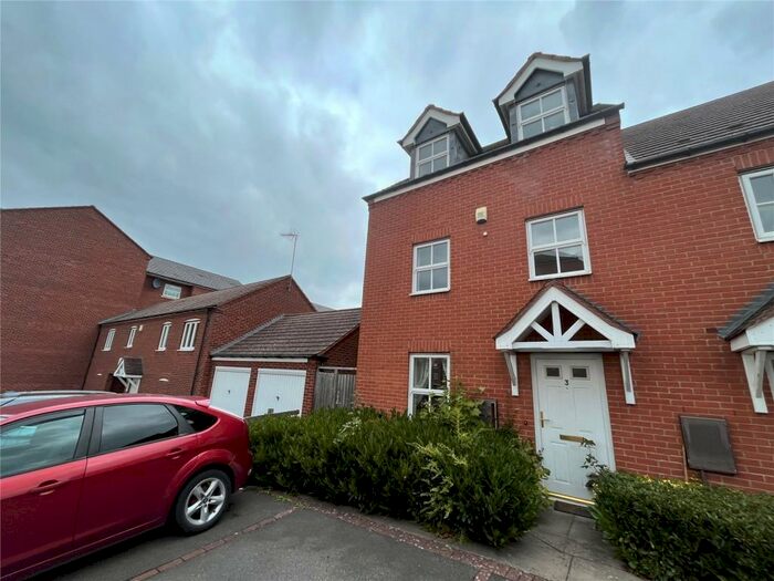 3 Bedroom House To Rent In Bisbrook Croft, Solihull, West Midlands, B91