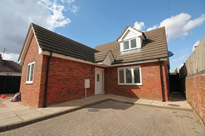 2 Bedroom Detached House To Rent In Hewlett Road, Cheltenham, Gloucestershire, GL52