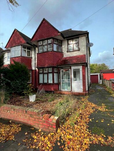 3 Bedroom Semi-Detached House To Rent In Daneswood Avenue, London, SE6