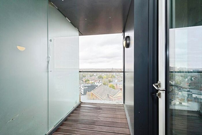 2 Bedroom Flat For Sale In Newgate, Croydon, CR0