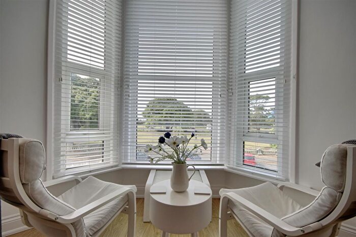 2 Bedroom Flat For Sale In South Parade, Southsea, PO5