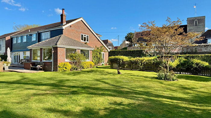4 Bedroom Detached House For Sale In Church Street, Kintbury, RG17