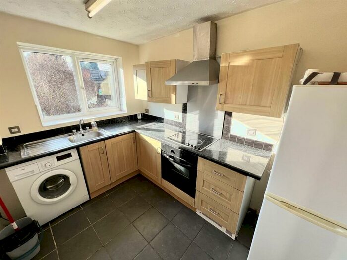 1 Bedroom Flat For Sale In Chatsworth House, Fontwell Road, Branston, DE14
