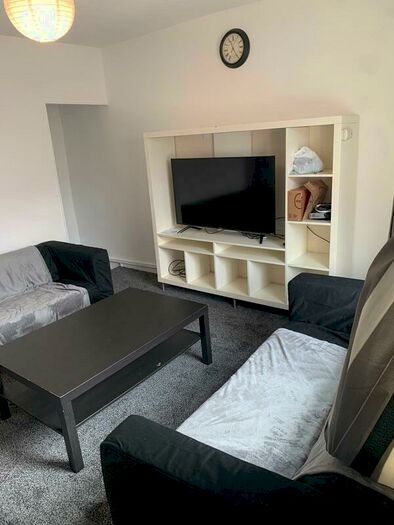 5 Bedroom Terraced House To Rent In Burley Lodge Terrace, Hyde Park, Leeds, LS6