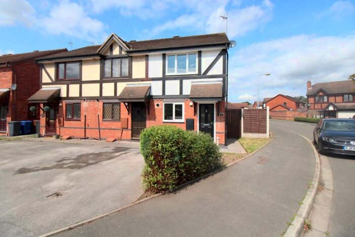 2 Bedroom House To Rent In Seymour Avenue, Burton On Trent, Staffordshire, DE14