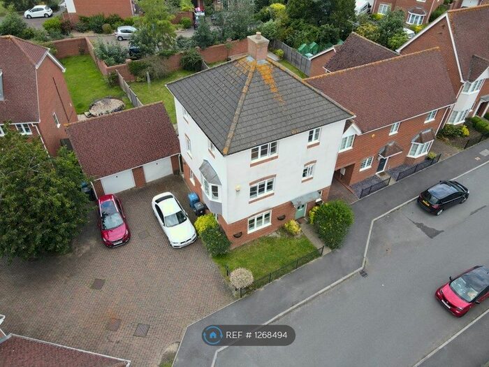 6 Bedroom Detached House To Rent In Great Marlow, Hook RG27