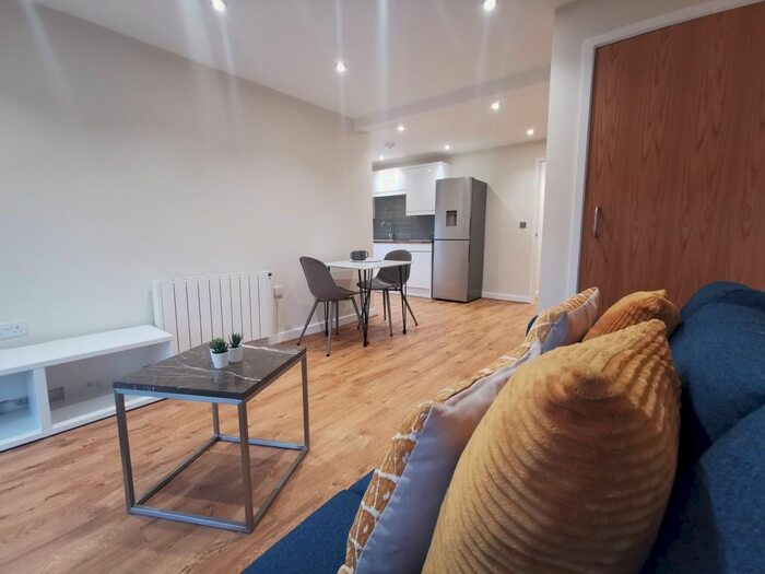 2 Bedroom Flat To Rent In Broadway Mansions, Coventry, CV5