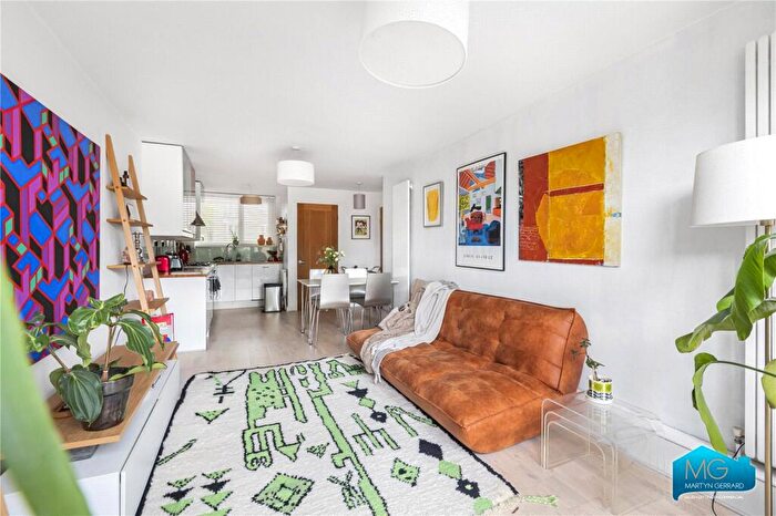1 Bedroom Apartment For Sale In Brecknock Road, Kentish Town, London, N7