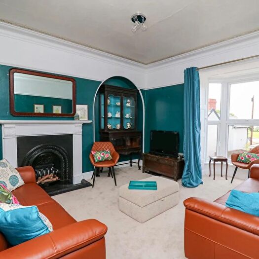6 Bedroom Semi-Detached House For Sale In Belmont, Bridge Street, Llanon, SY23