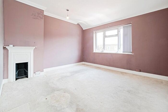 2 Bedroom End Of Terrace House For Sale In Charlecote Road, Dagenham, RM8