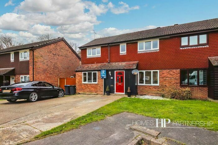 4 Bedroom Semi-Detached House For Sale In West Park Road, Handcross, RH17
