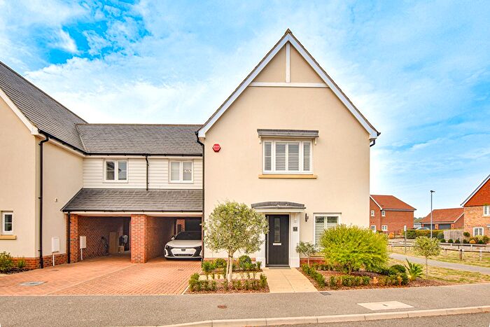 3 Bedroom Semi-Detached House For Sale In Mount Fields, Stebbing, CM6