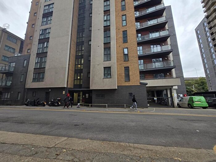 2 Bedroom Apartment For Sale In Roding Court, Mill Road, IG1