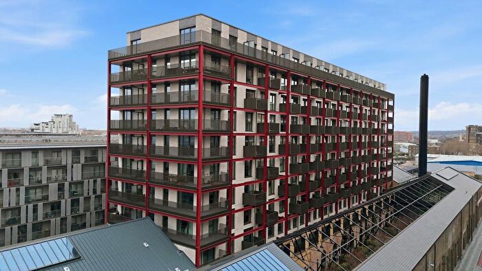 1 Bedroom Flat For Sale In Windsor Square, Woolwich, SE18