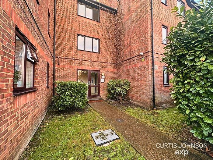 1 Bedroom Flat For Sale In Parsonage Road, Grays, RM20