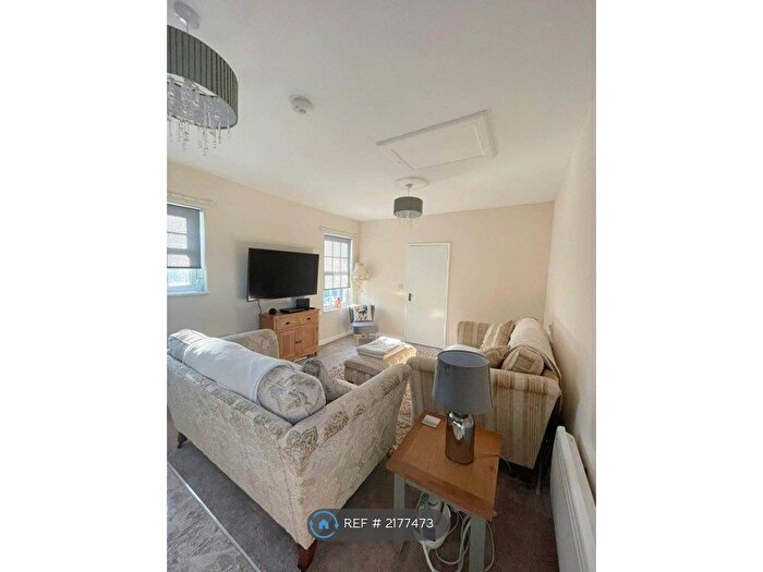 1 Bedroom Flat To Rent In Arthur Street, Sittingbourne, ME10