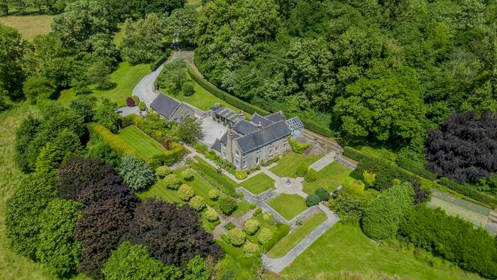 4 Bedroom Detached House For Sale In Nr Hartington Derbyshire, SK17
