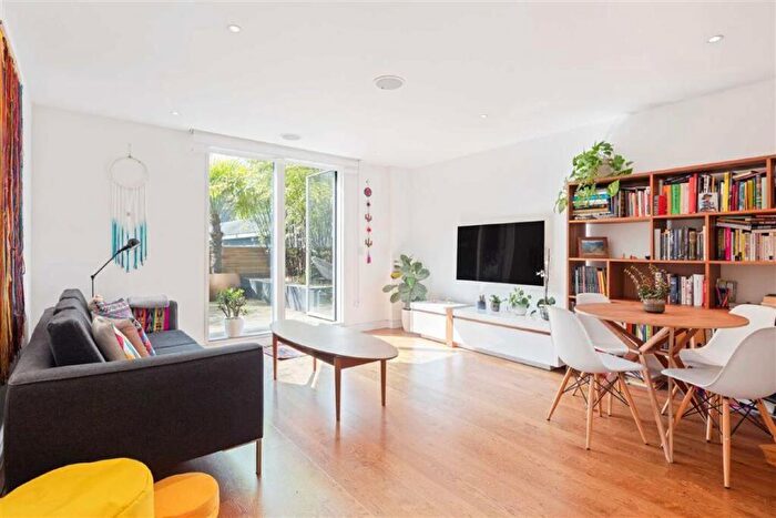 2 Bedroom Flat To Rent In Leonard Street, Shoreditch, EC2A