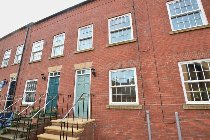 4 Bedroom Terraced House To Rent In Back Trinity Road, Scarborough YO11