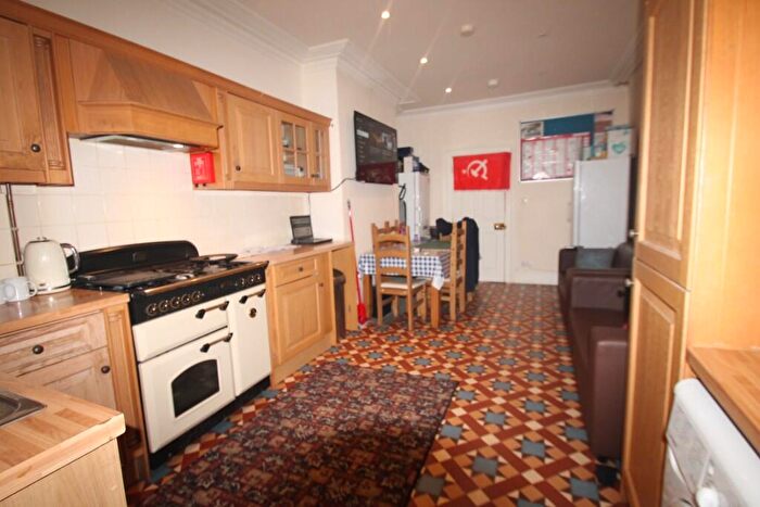 7 Bedroom Terraced House To Rent In Derry Avenue, Plymouth, Devon, PL4