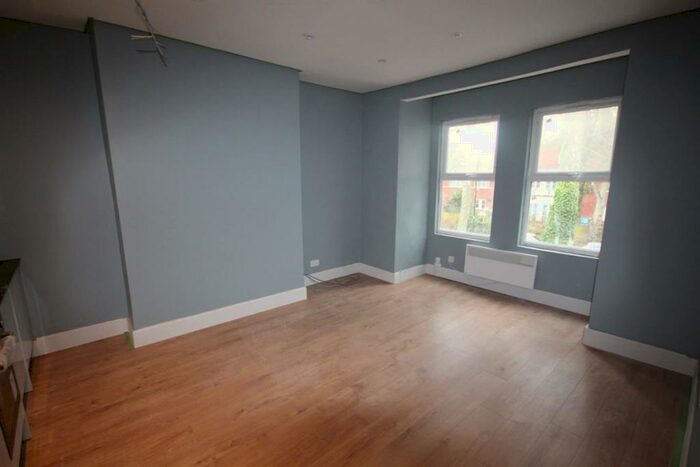 2 Bedroom Flat To Rent In Green Street, Enfield, EN3