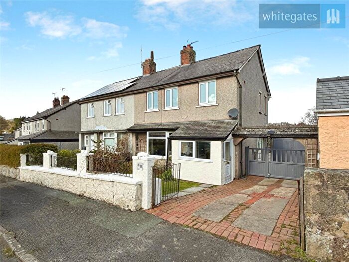 3 Bedroom Semi Detached House For Sale In Cefn Road, Bwlchgwyn, Wrexham, LL11