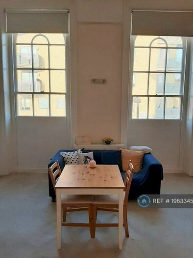 Studio To Rent In North Road, London, N7