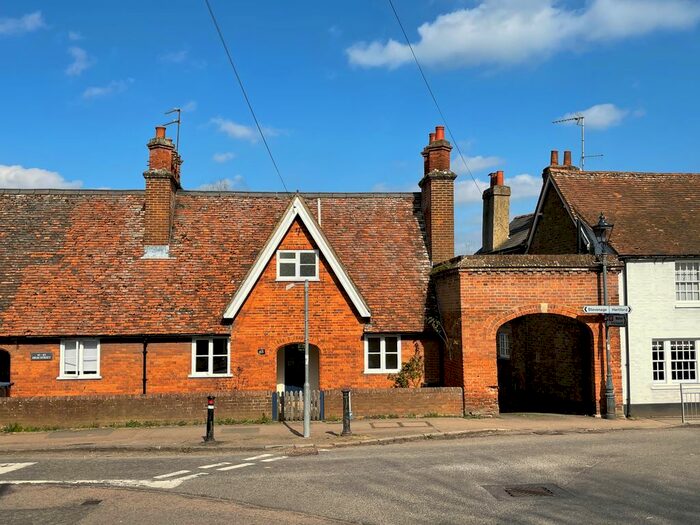 3 Bedroom End Of Terrace House To Rent In High Street, Hertford, SG14