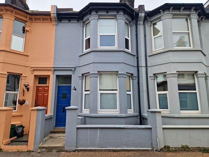 3 Bedroom House To Rent In New Road, Shoreham, BN43