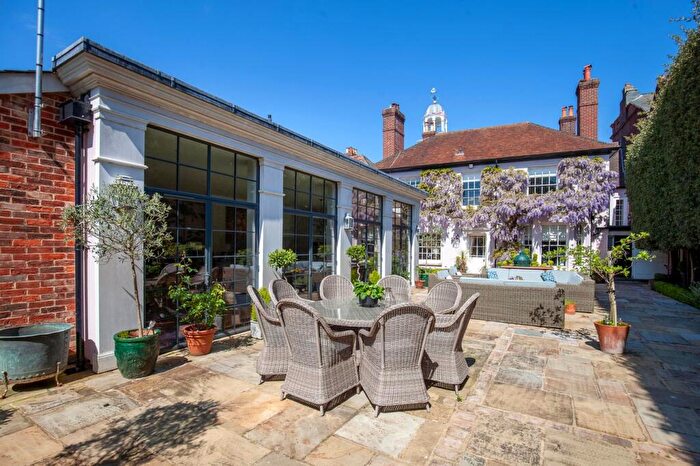 4 Bedroom Town House For Sale In High Street, Lymington, SO41