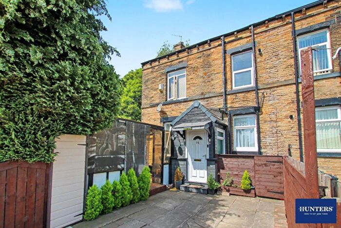 3 Bedroom End Of Terrace House For Sale In Watt Street Bradford, BD4