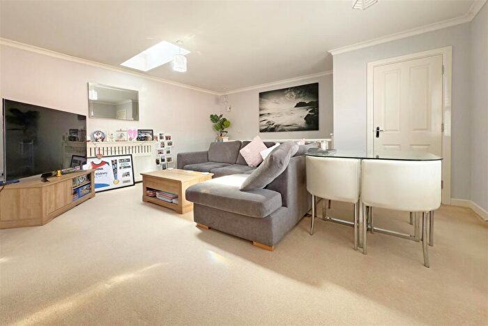 2 Bedroom Maisonette For Sale In Pearson Grove, Chelmsford, CM1