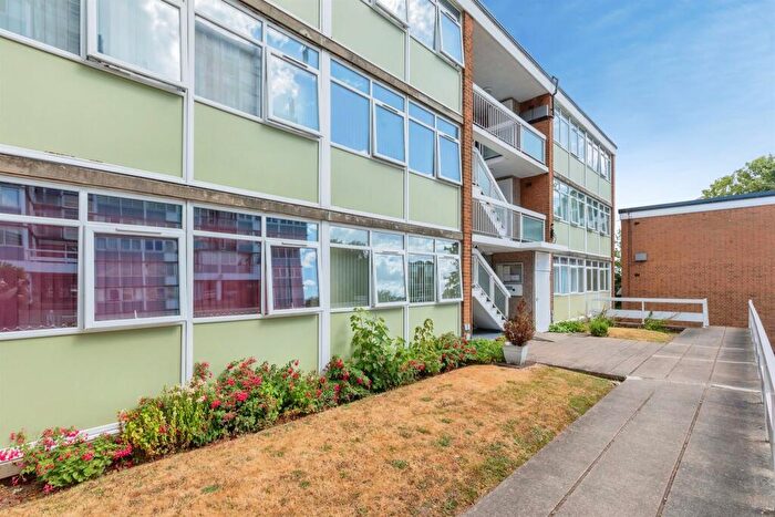 2 Bedroom Flat For Sale In Kenilworth Court, Coventry, CV3