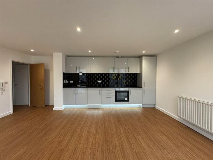2 Bedroom Flat To Rent In Axe Street, Barking, IG11