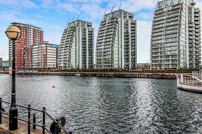 2 Bedroom Apartment To Rent In The Quays, Salford, M50