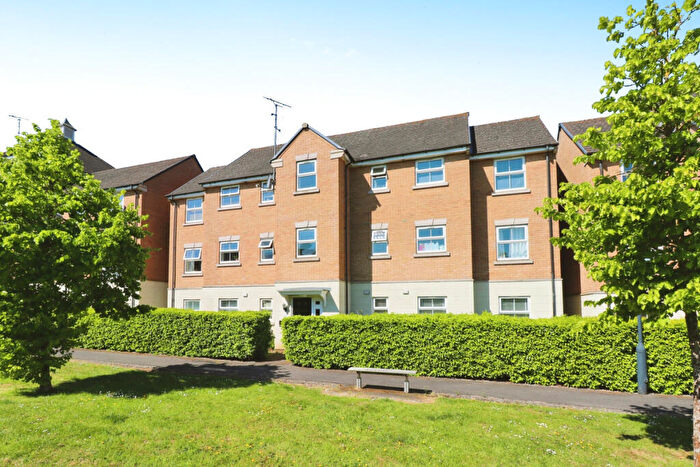 2 Bedroom Apartment For Sale In Flaxdown Gardens, Rugby, CV23